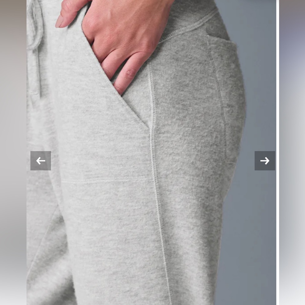 Alo Yoga Soho Lounge Set Pullover & jogger Sweatpants Womens Medium gray - Picture 8 of 8